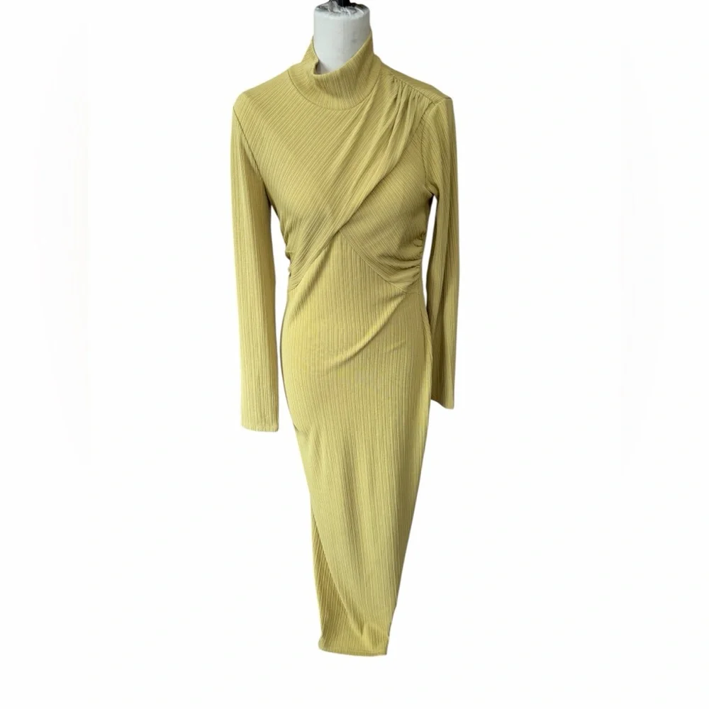 Reformation chic mustard